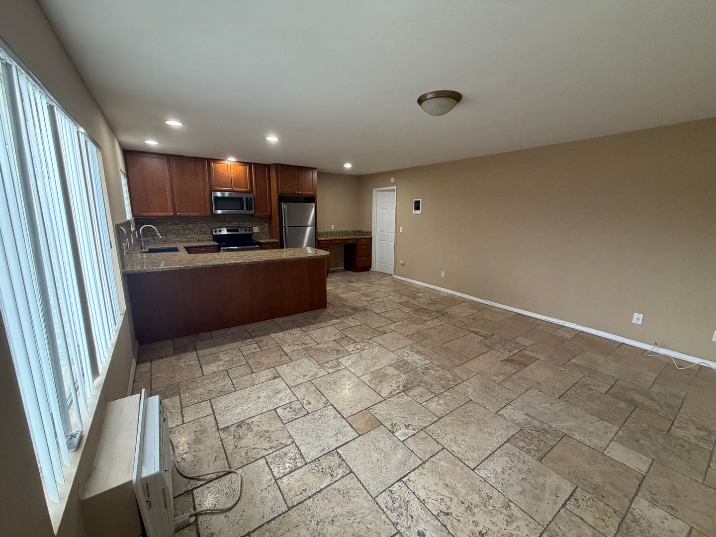 421 South Mollison Avenue - El Cajon - California - 1 bed, 1 bath rental property