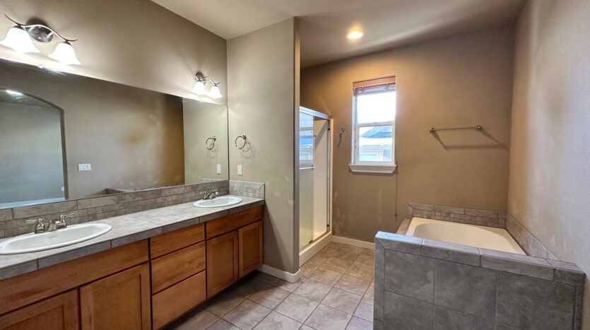 4235 SW Rhyolite Place - Redmond - Oregon - 3 bed, 2 bath rental property