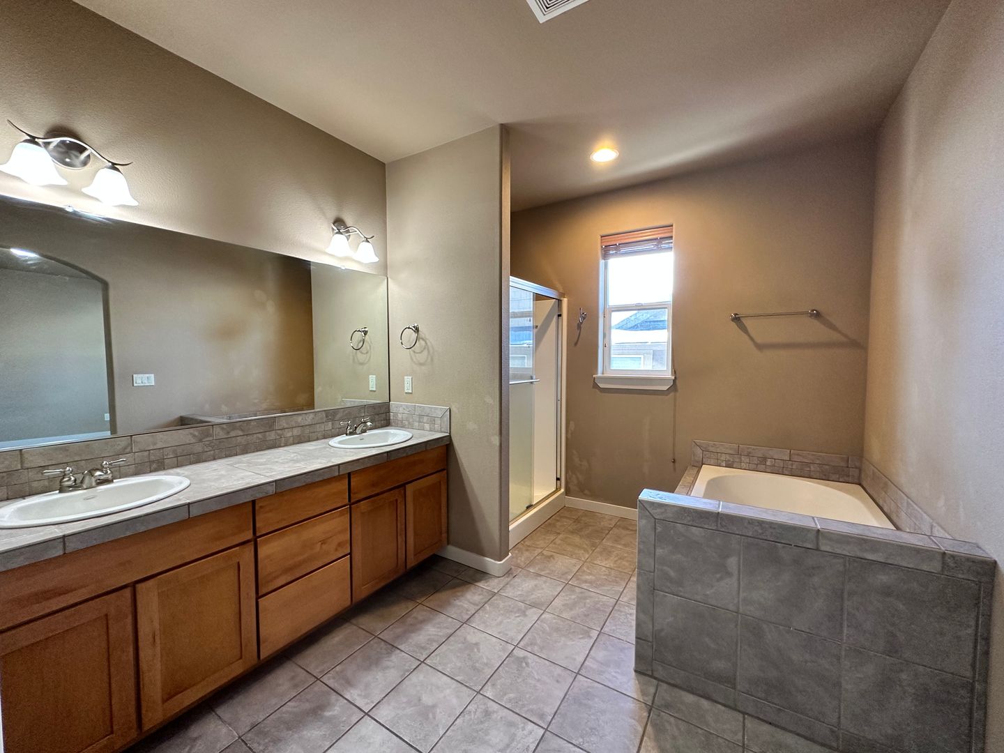 4235 SW Rhyolite Place - Redmond - Oregon - 3 bed, 2 bath rental property