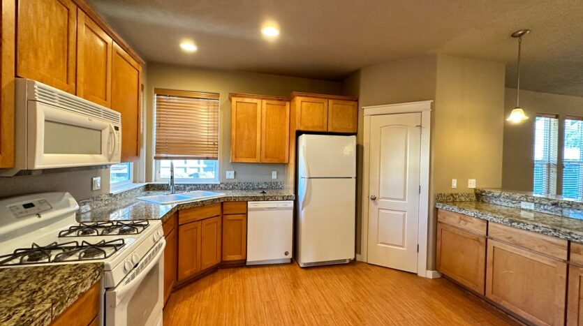 4235 SW Rhyolite Place - Redmond - Oregon - 3 bed, 2 bath rental property