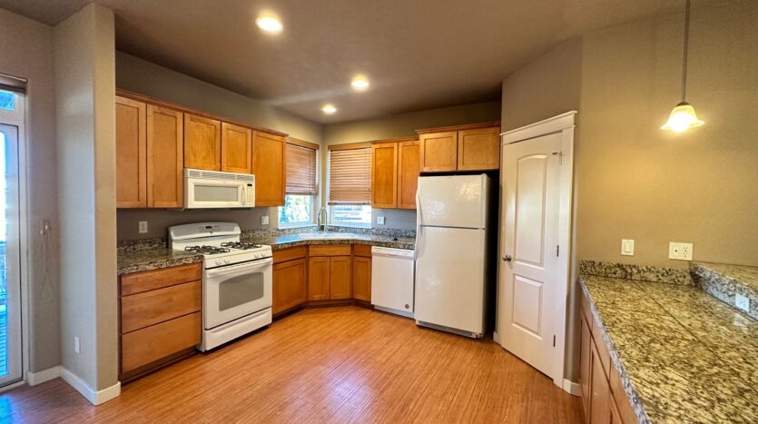 4235 SW Rhyolite Place - Redmond - Oregon - 3 bed, 2 bath rental property