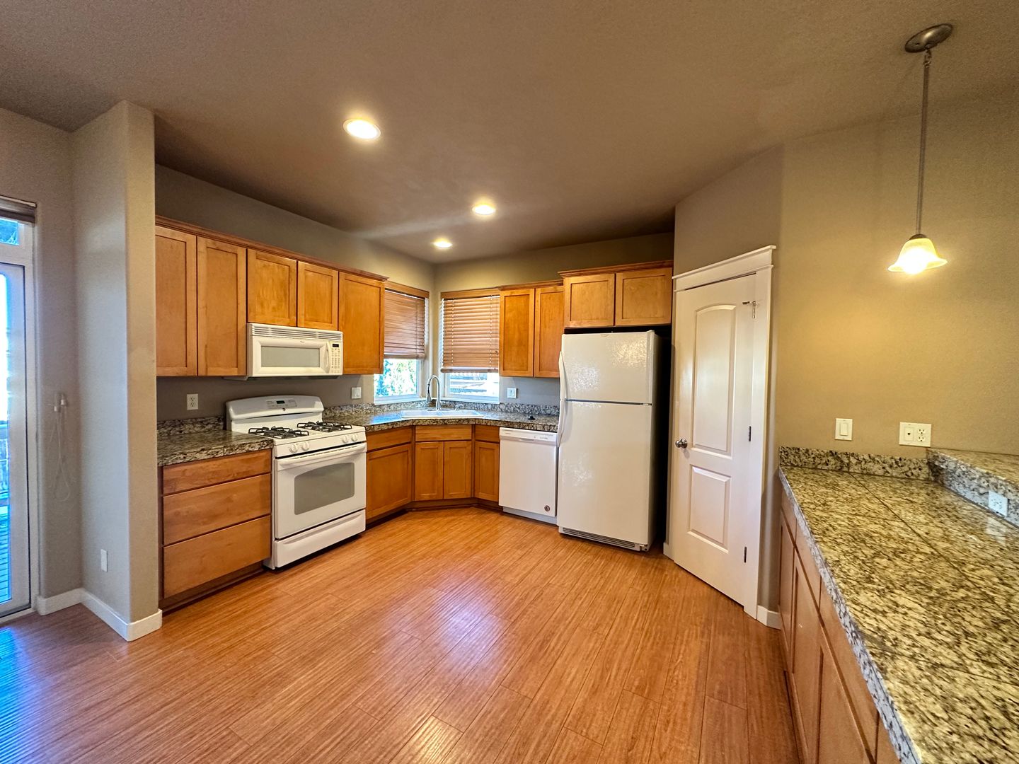 4235 SW Rhyolite Place - Redmond - Oregon - 3 bed, 2 bath rental property