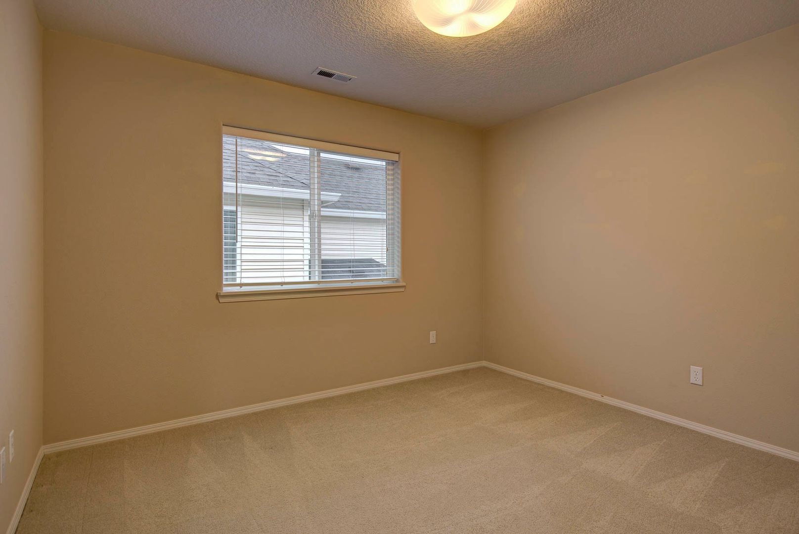 4253 NW Diamondback Drive - Beaverton - Oregon - 4 bed, 2.5 bath rental property