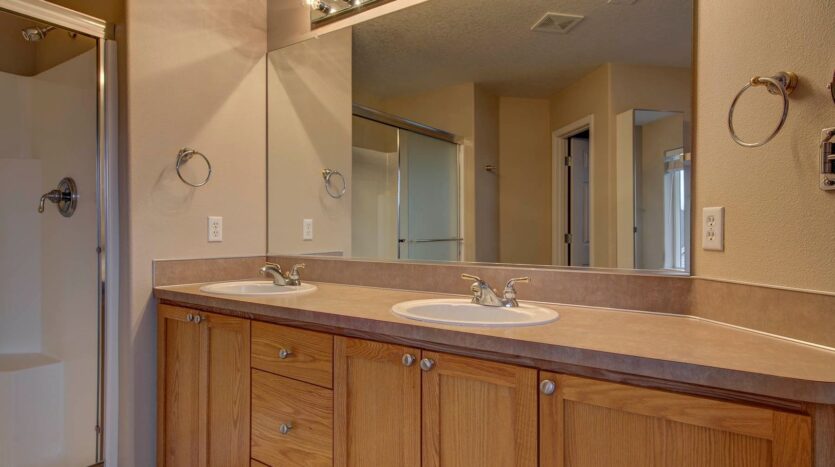 4253 NW Diamondback Drive - Beaverton - Oregon - 4 bed, 2.5 bath rental property