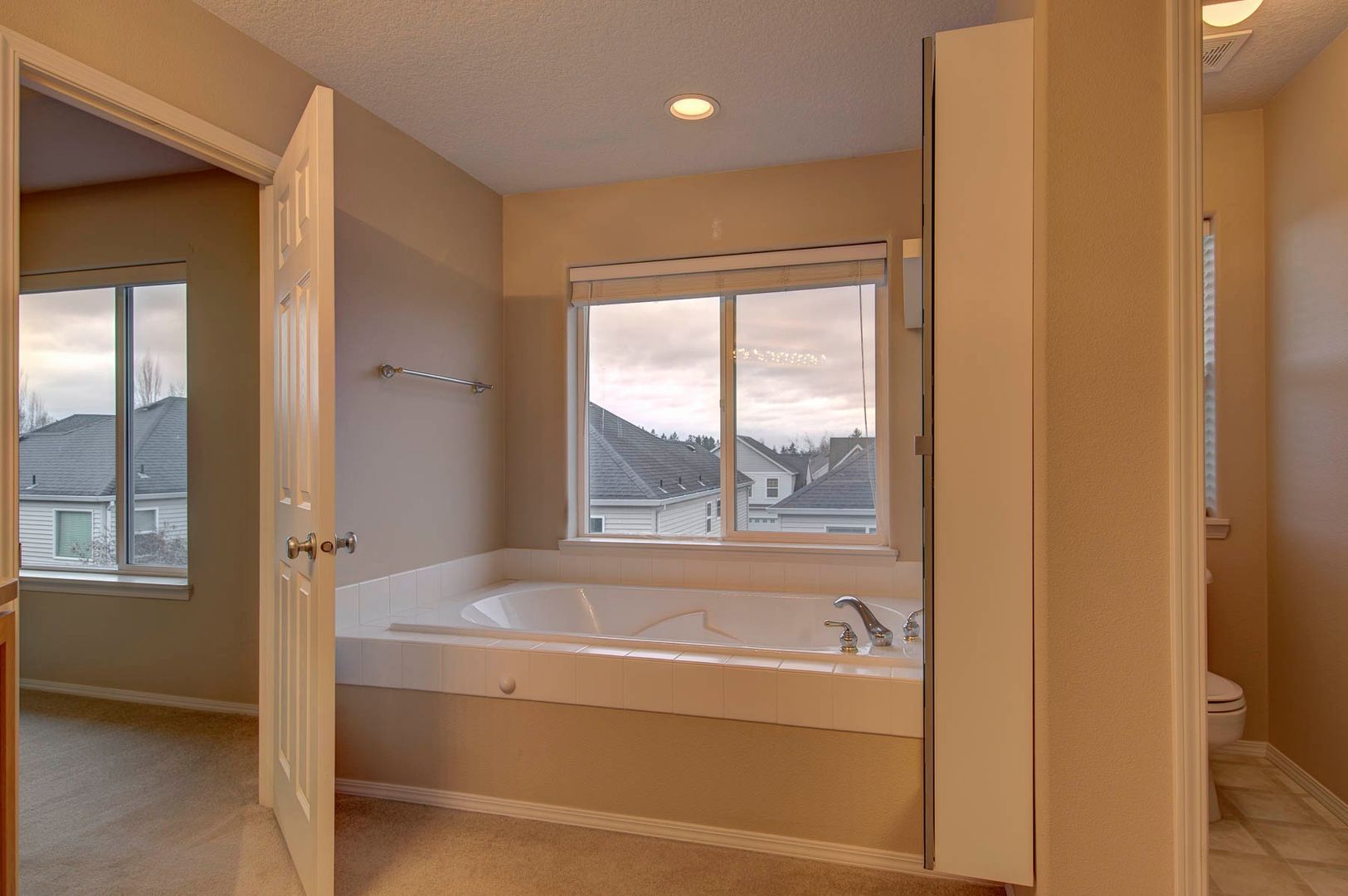 4253 NW Diamondback Drive - Beaverton - Oregon - 4 bed, 2.5 bath rental property