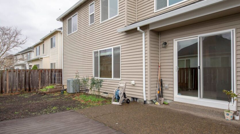 4253 NW Diamondback Drive - Beaverton - Oregon - 4 bed, 2.5 bath rental property
