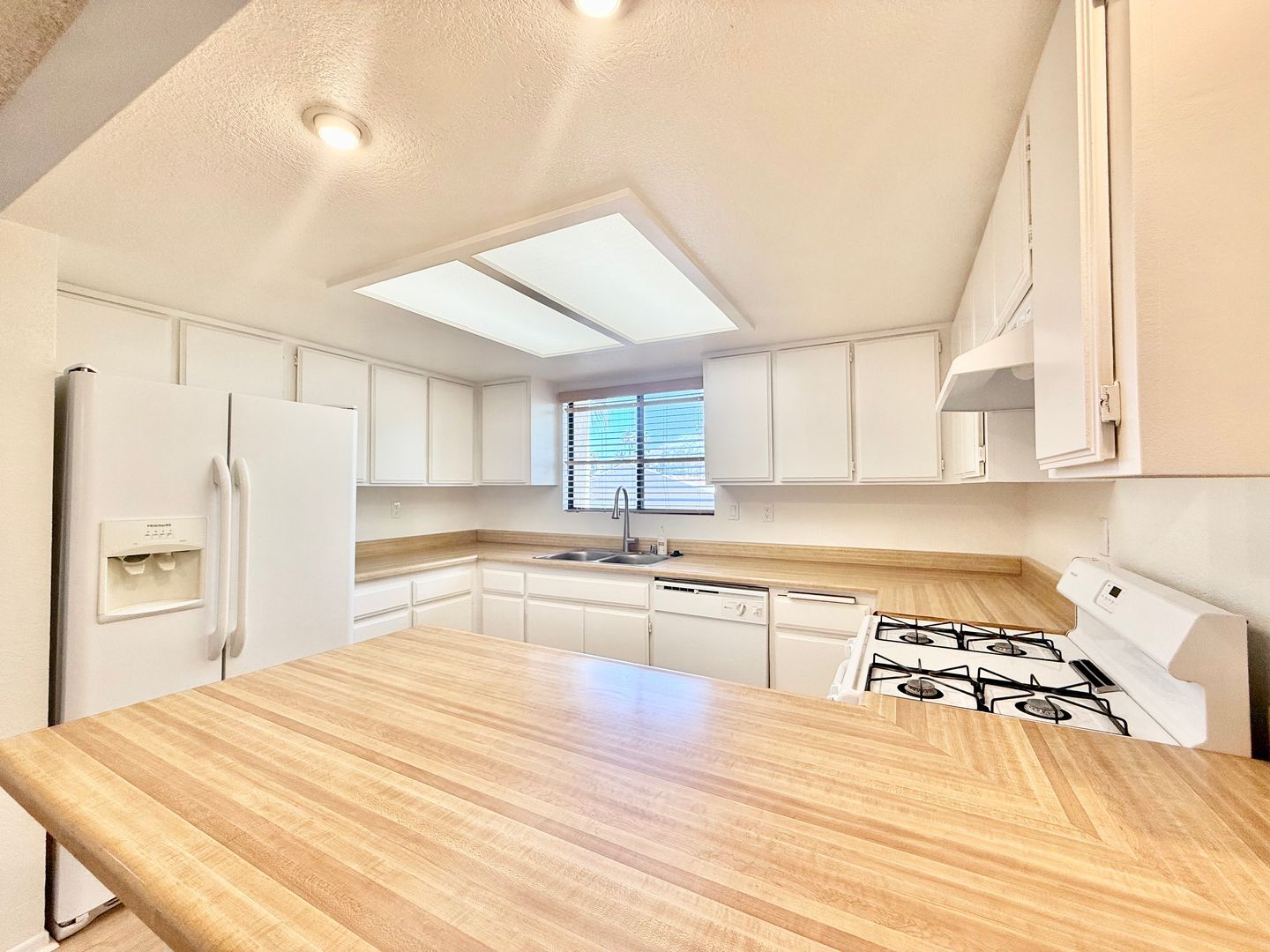45485 Sunset Lane  - 03 - Palm Desert - California - 3 bed, 2 bath rental property
