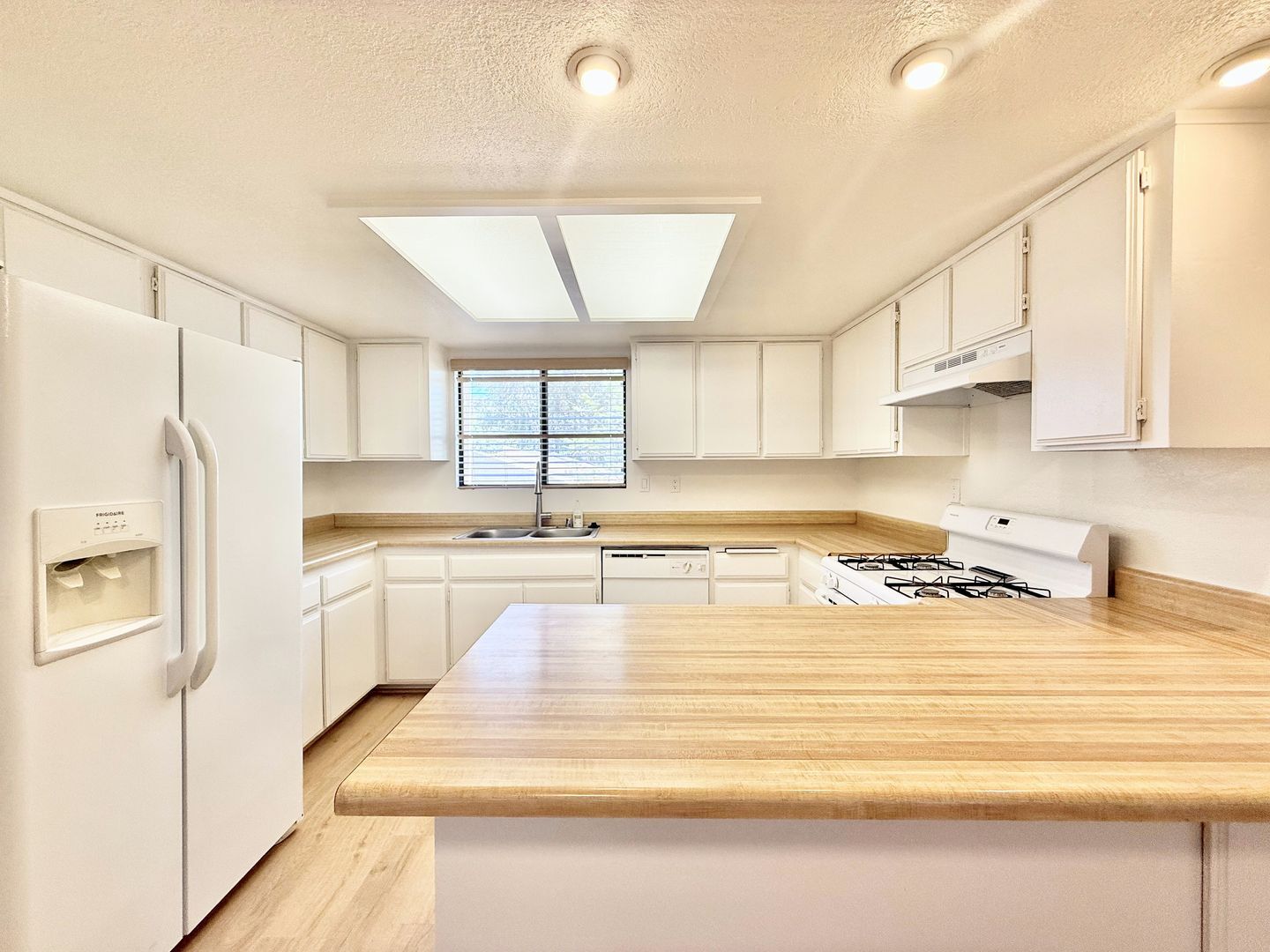 45485 Sunset Lane  - 03 - Palm Desert - California - 3 bed, 2 bath rental property