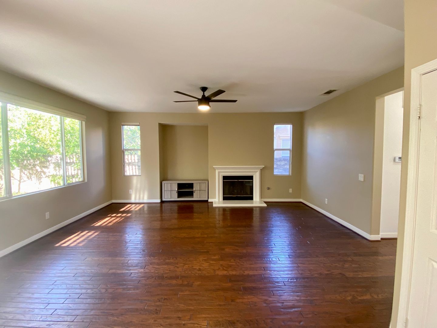 4664 Calle San Juan  - Thousand Oaks - California - 4 bed, 3 bath rental property