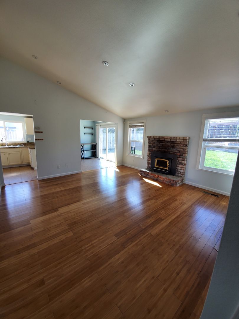 5051 Oakbrook Circle - Fairfield - California - 3 bed, 2 bath rental property