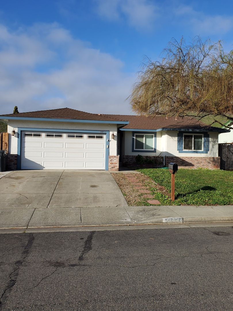 5051 Oakbrook Circle - Fairfield - California - 3 bed, 2 bath rental property