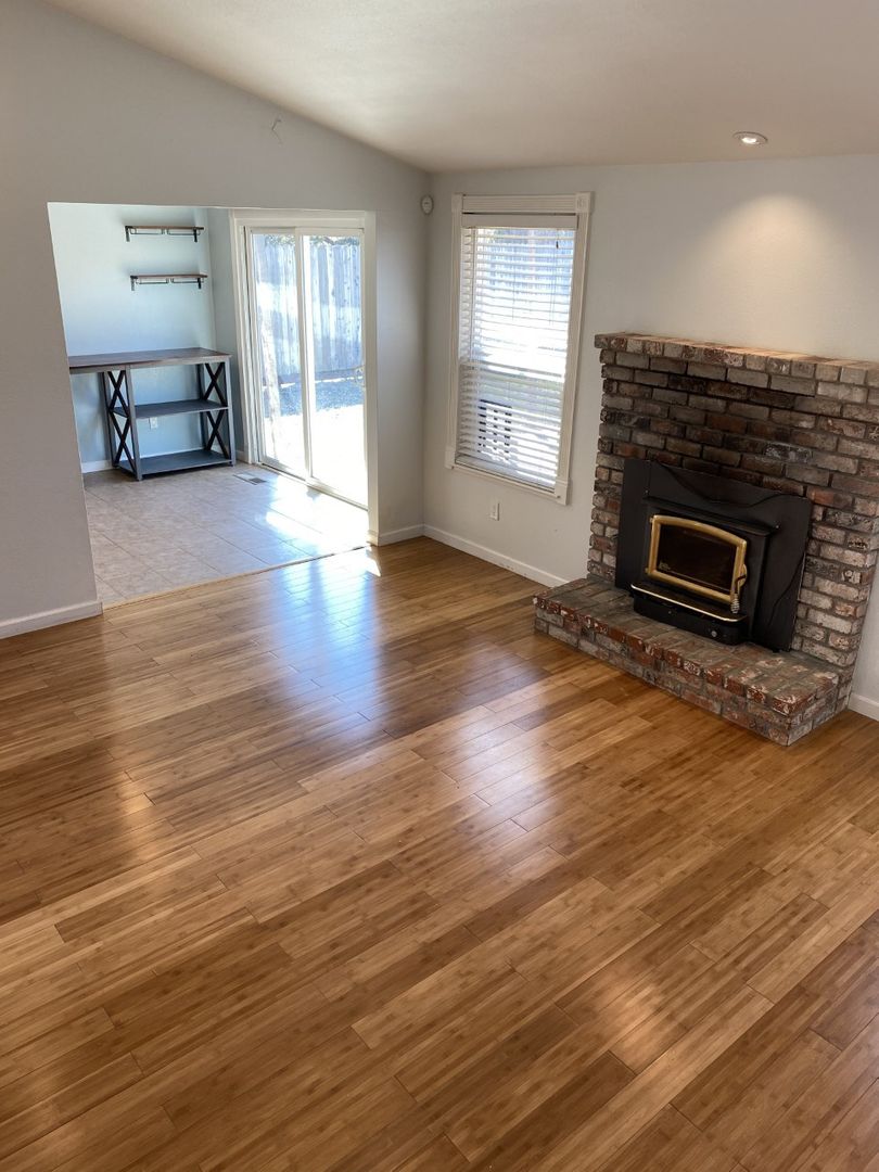 5051 Oakbrook Circle - Fairfield - California - 3 bed, 2 bath rental property