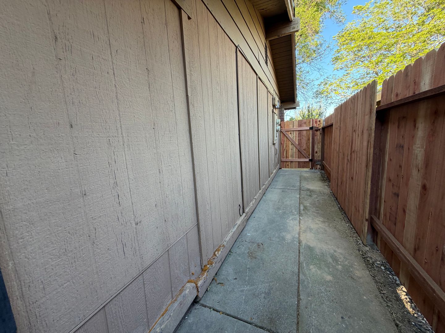 5218 Karm Way - Sacramento - California - 2 bed, 1 bath rental property