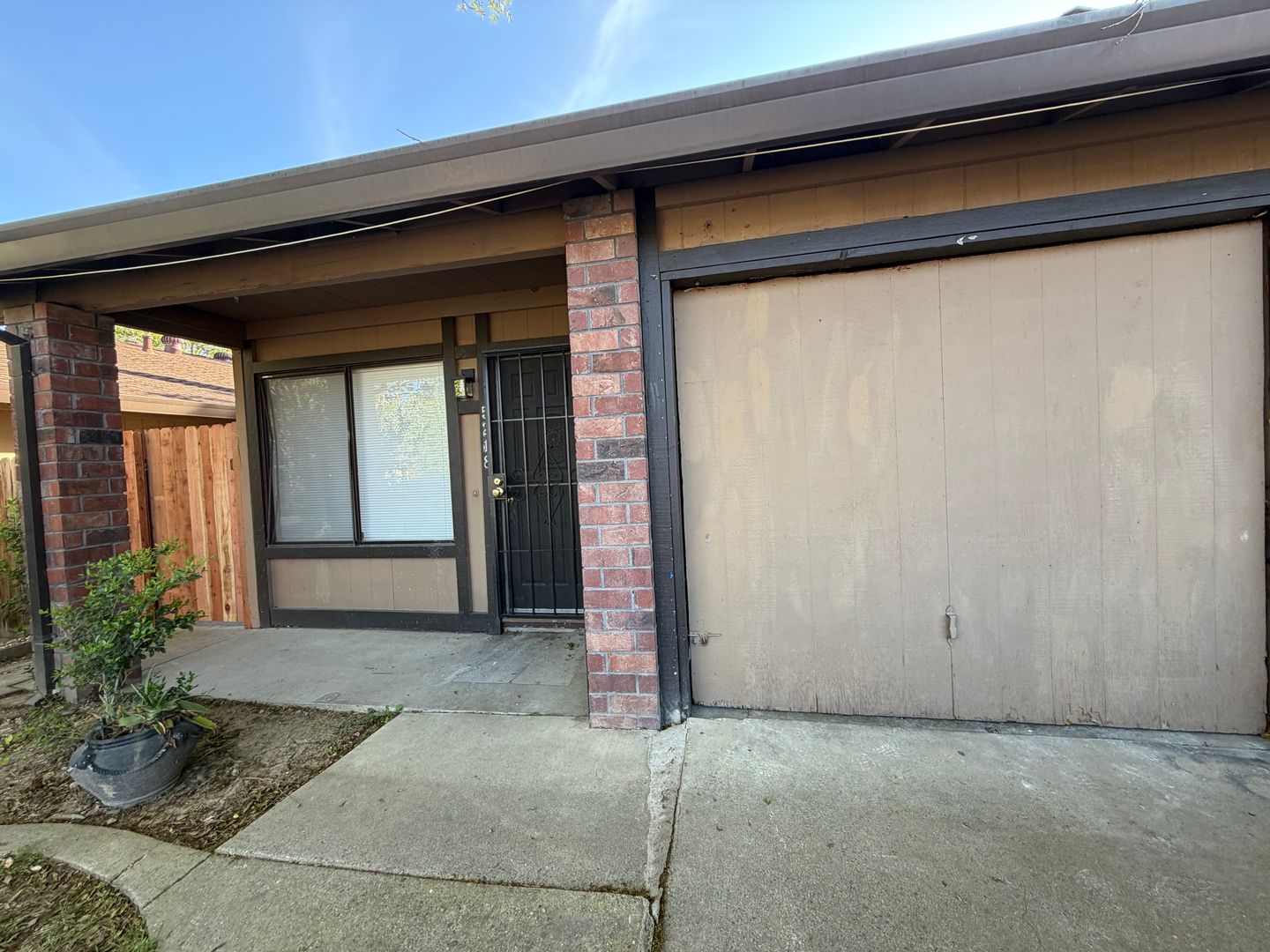 5218 Karm Way - Sacramento - California - 2 bed, 1 bath rental property