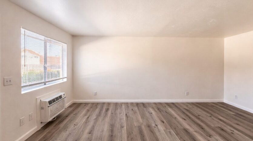 524 E. Ave Q12 - Unit 13 - Palmdale - California - 2 bed, 1 bath rental property