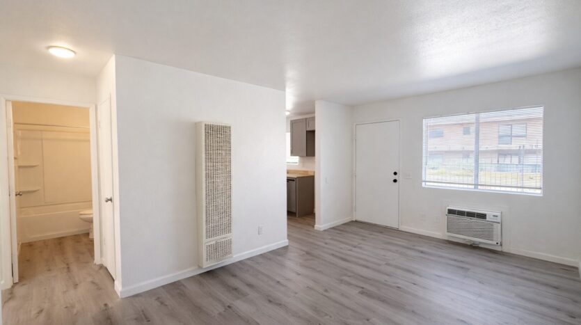 524 E. Ave Q12 - Unit 13 - Palmdale - California - 2 bed, 1 bath rental property