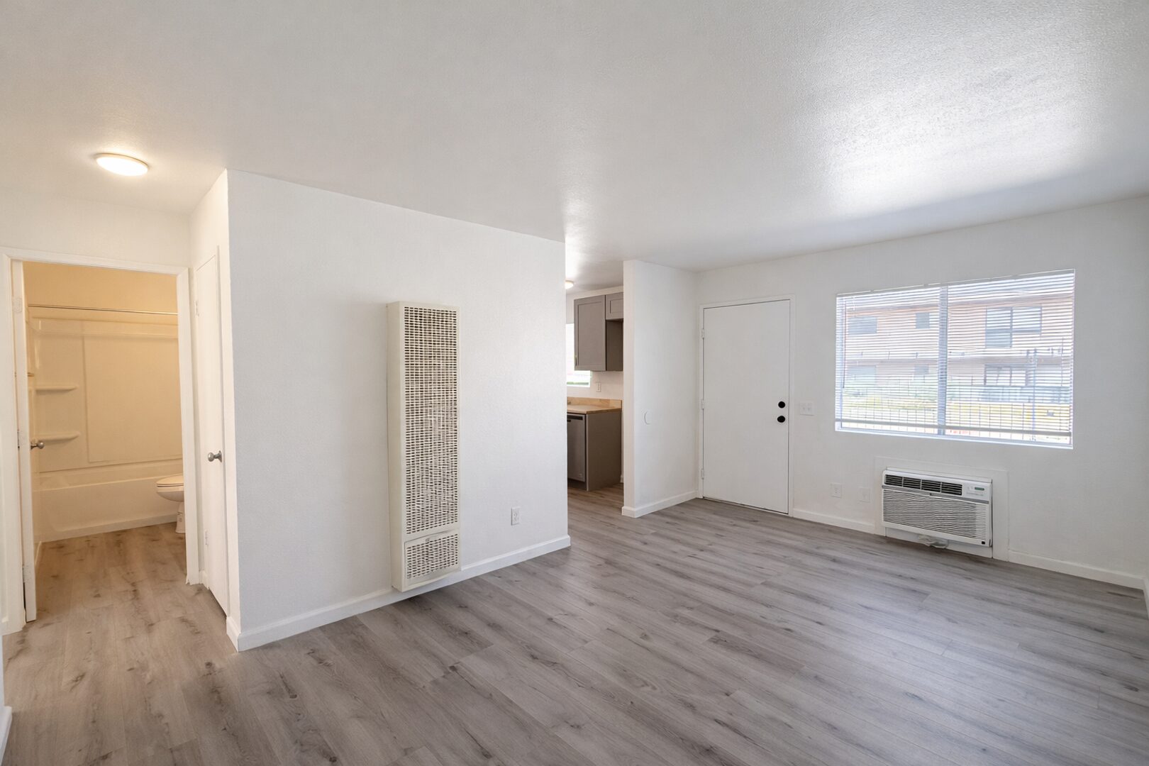 524 E. Ave Q12 - Unit 13 - Palmdale - California - 2 bed, 1 bath rental property