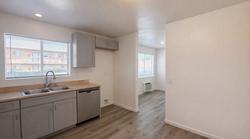 524 E. Ave Q12 - Unit 13 - Palmdale - California - 2 bed, 1 bath rental property