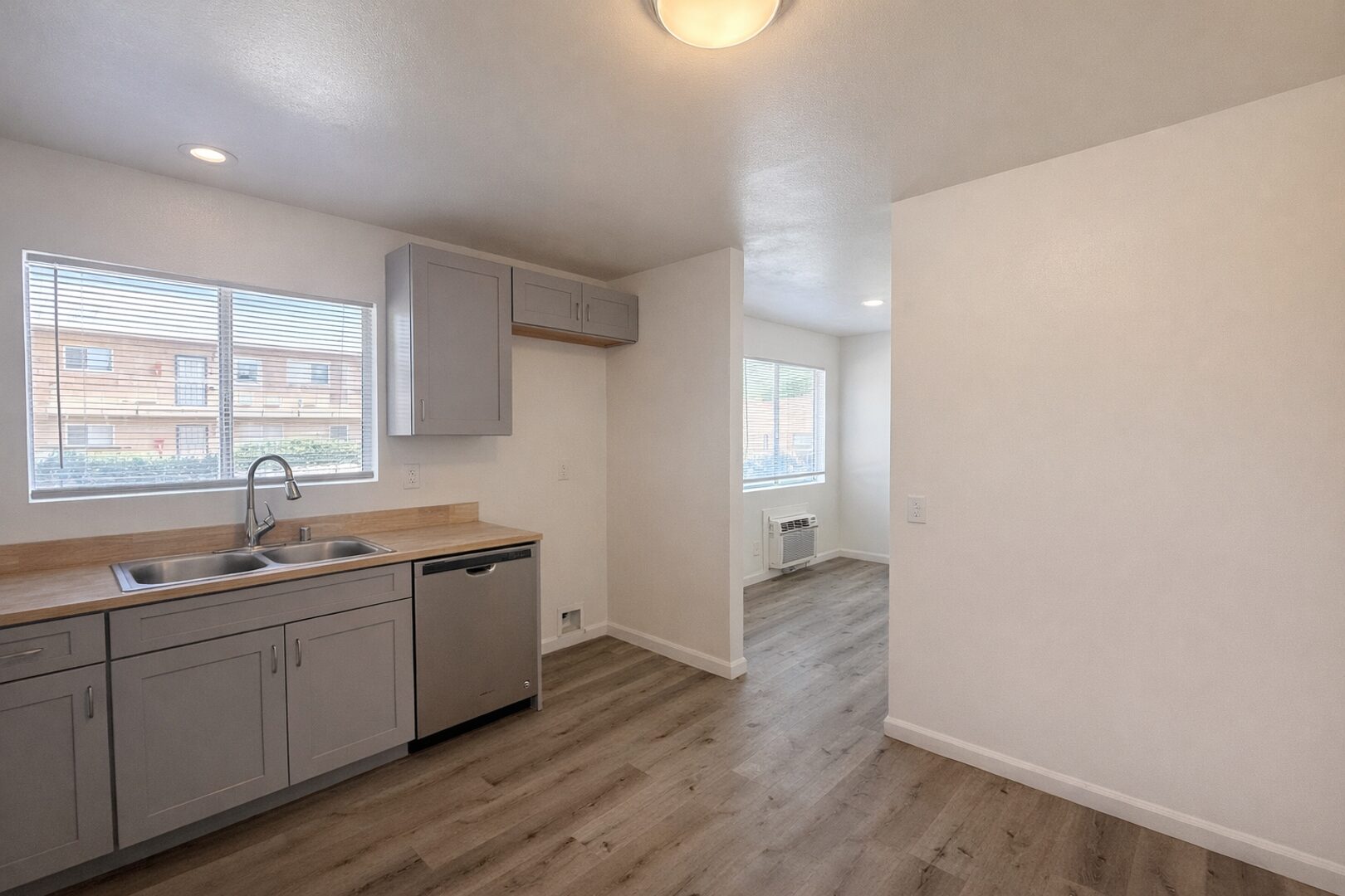 524 E. Ave Q12 - Unit 13 - Palmdale - California - 2 bed, 1 bath rental property