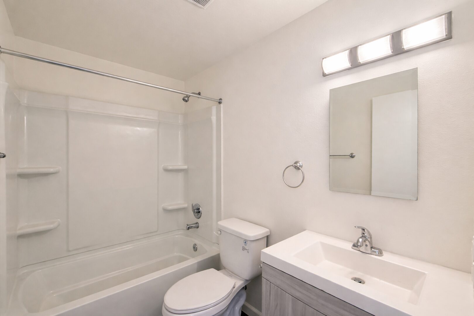 524 E. Ave Q12 - Unit 13 - Palmdale - California - 2 bed, 1 bath rental property