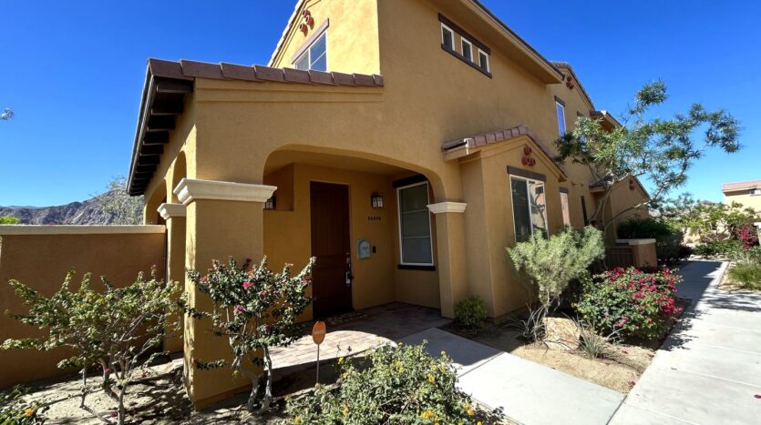 52478 Hawthorn Ct - La Quinta - California - 2 bed, 3 bath rental property