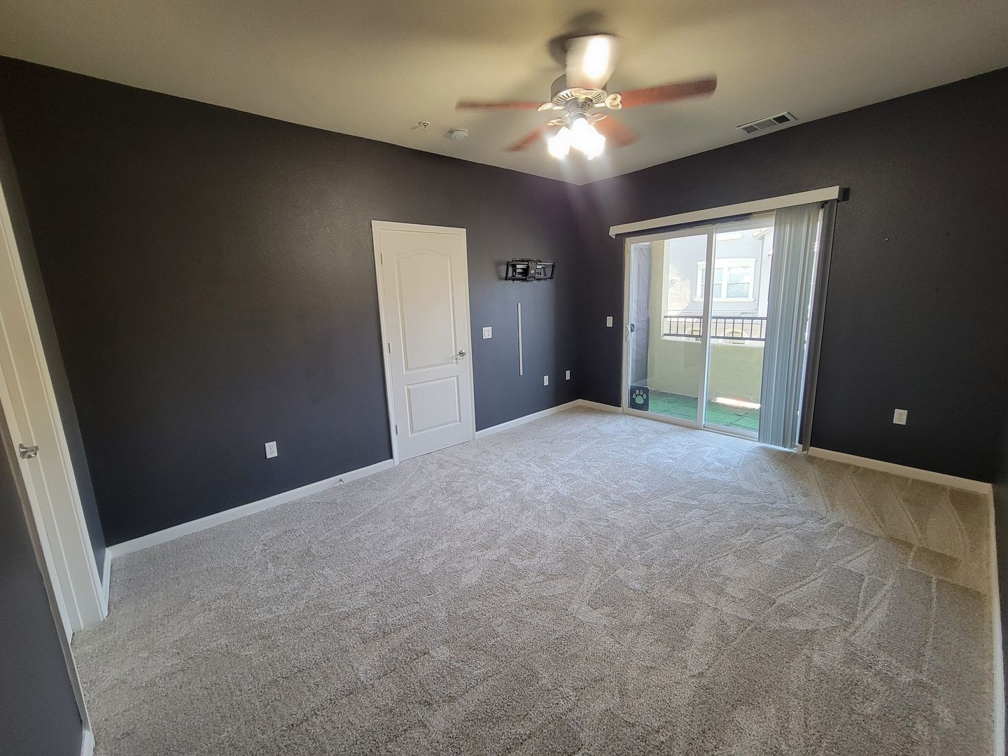 5554 Tares Cir - Elk Grove - California - 2 bed, 2 bath rental property