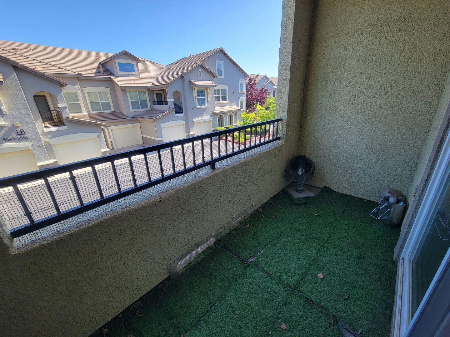 5554 Tares Cir - Elk Grove - California - 2 bed, 2 bath rental property