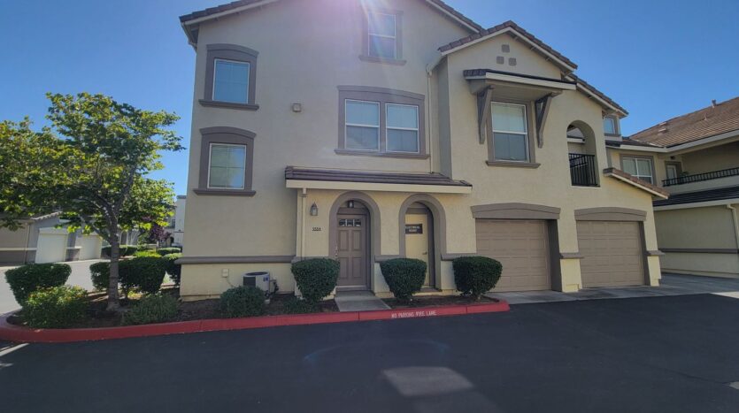 5554 Tares Cir - Elk Grove - California - 2 bed, 2 bath rental property