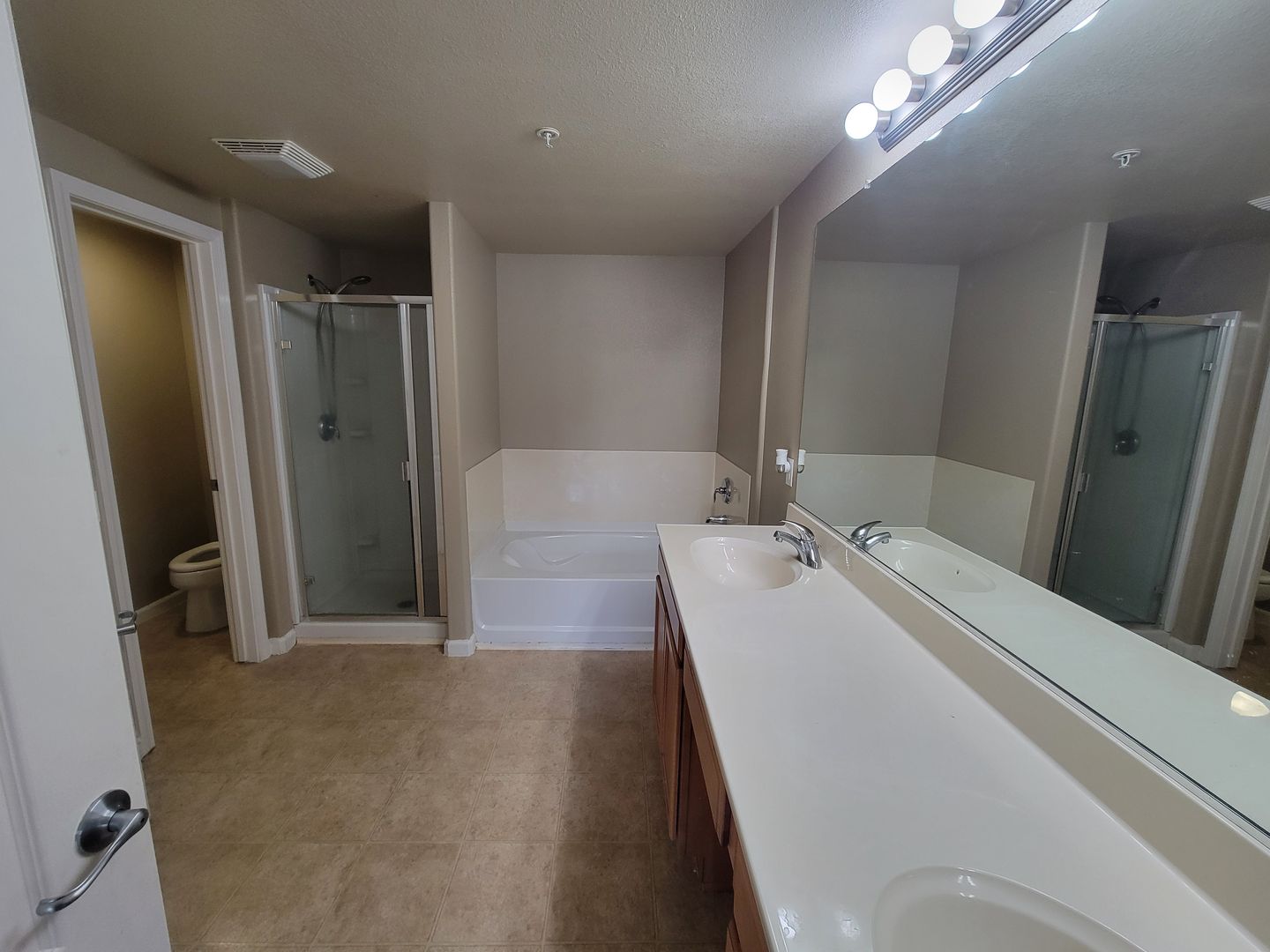 5554 Tares Cir - Elk Grove - California - 2 bed, 2 bath rental property