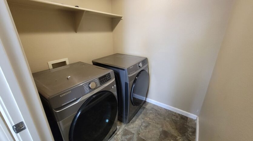 5554 Tares Cir - Elk Grove - California - 2 bed, 2 bath rental property