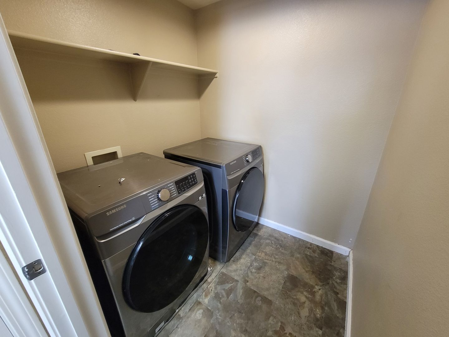 5554 Tares Cir - Elk Grove - California - 2 bed, 2 bath rental property