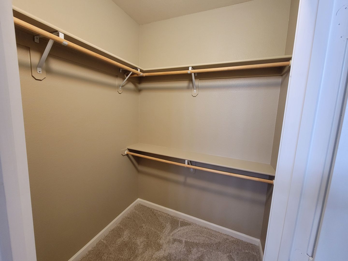 5554 Tares Cir - Elk Grove - California - 2 bed, 2 bath rental property