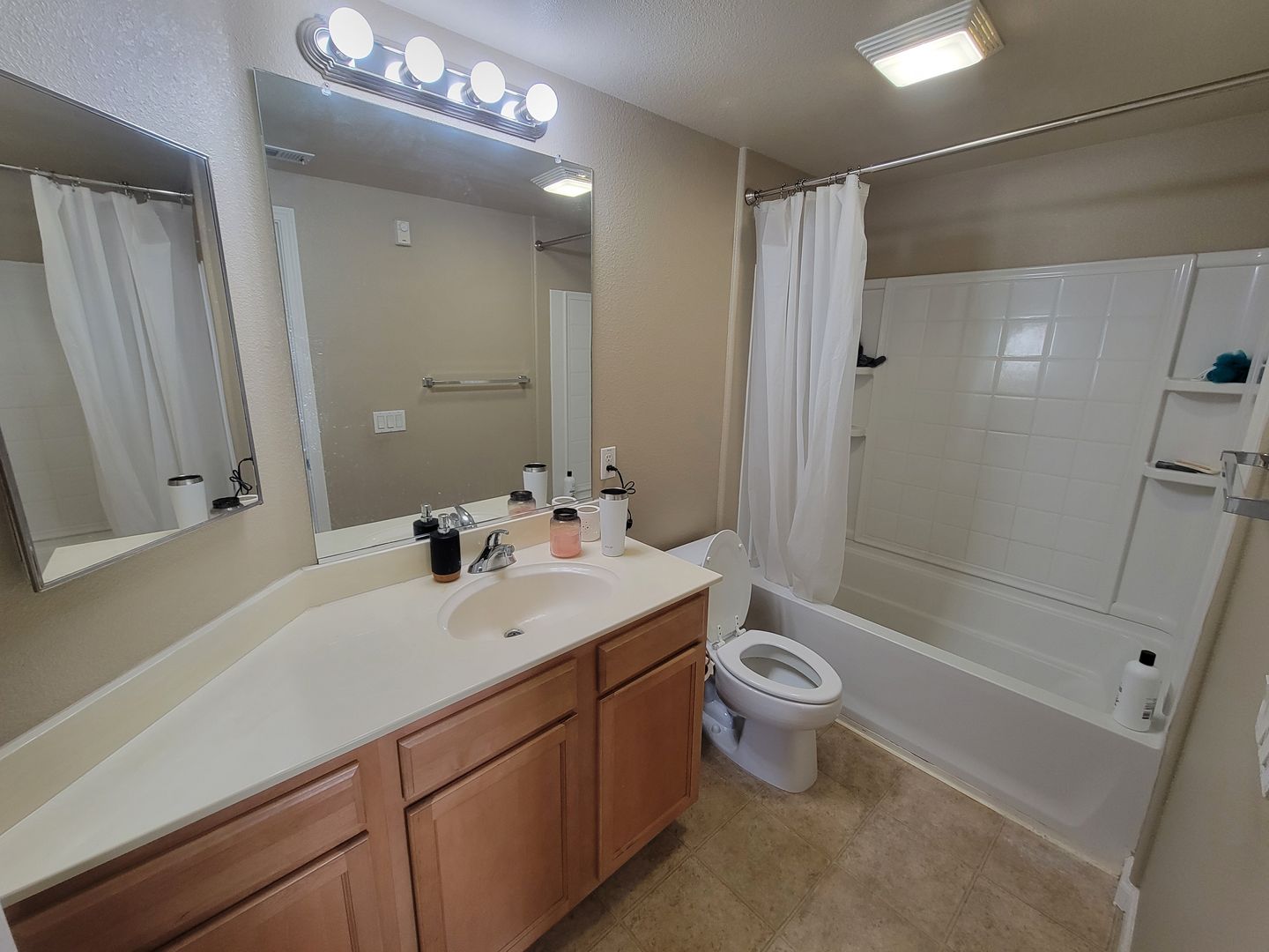 5554 Tares Cir - Elk Grove - California - 2 bed, 2 bath rental property