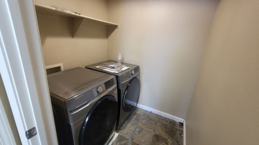 5554 Tares Cir - Elk Grove - California - 2 bed, 2 bath rental property