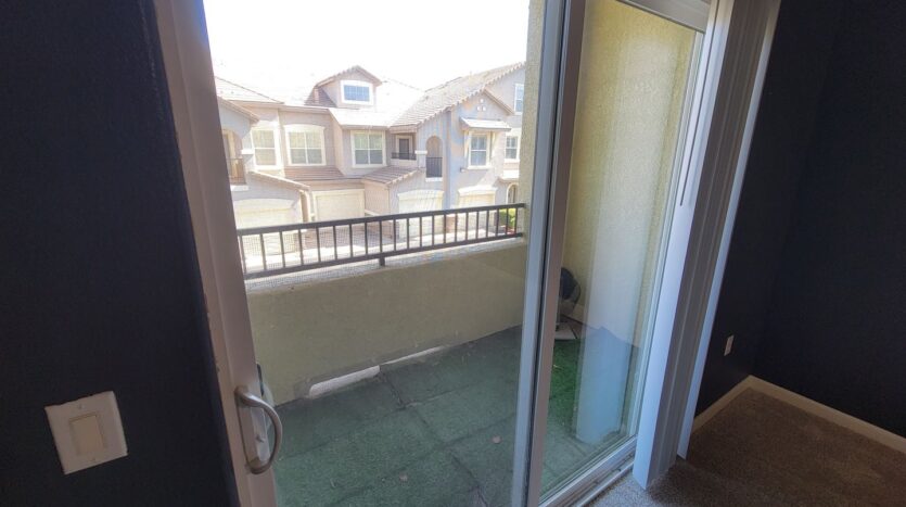 5554 Tares Cir - Elk Grove - California - 2 bed, 2 bath rental property