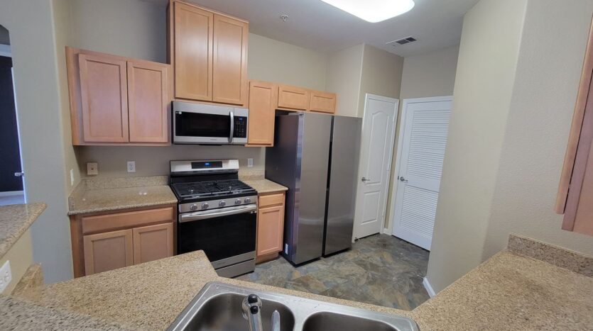 5554 Tares Cir - Elk Grove - California - 2 bed, 2 bath rental property