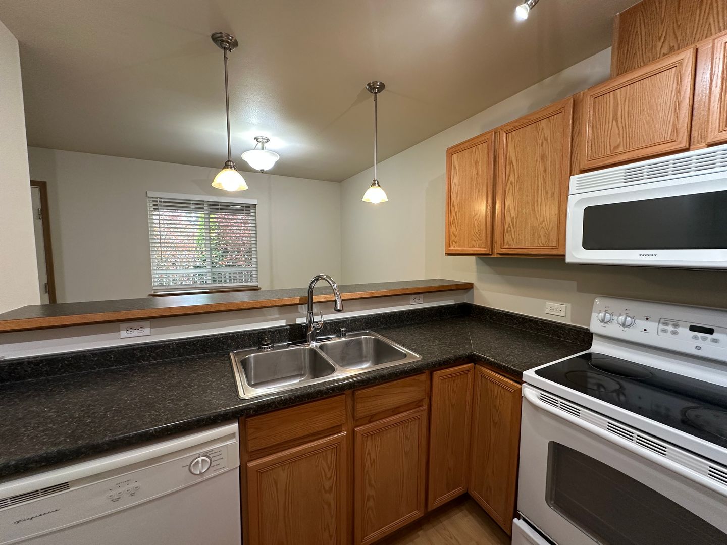 5752 Legoe Ave. - # 202 - Ferndale - Washington - 3 bed, 2 bath rental property