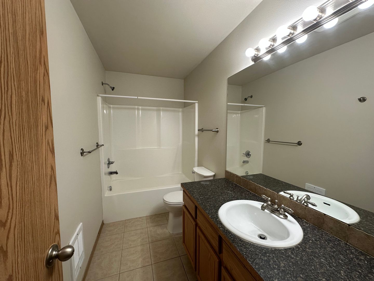 5752 Legoe Ave. - # 202 - Ferndale - Washington - 3 bed, 2 bath rental property