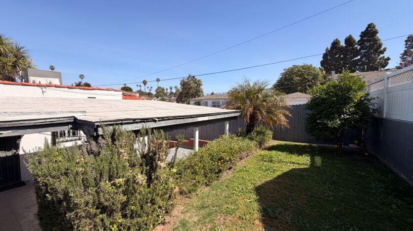 586 e Fairview Blvd  - Inglewood - California - 2 bed, 1 bath rental property