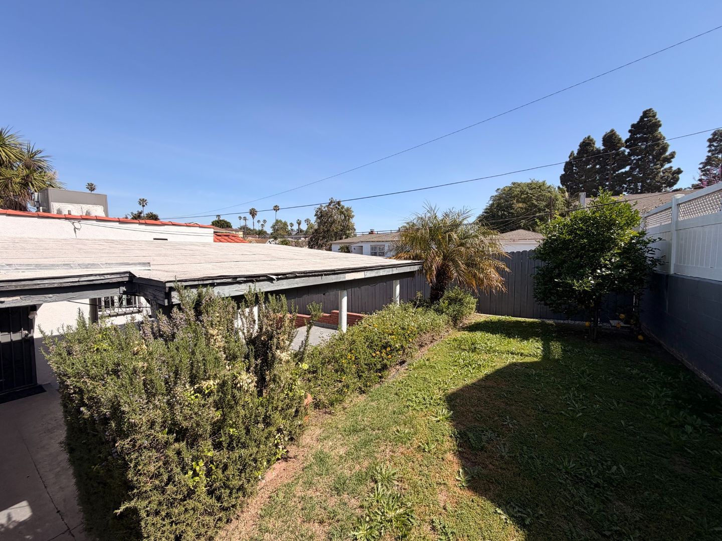 586 e Fairview Blvd  - Inglewood - California - 2 bed, 1 bath rental property