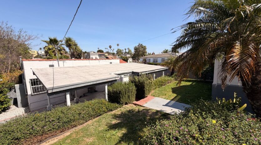 586 e Fairview Blvd  - Inglewood - California - 2 bed, 1 bath rental property
