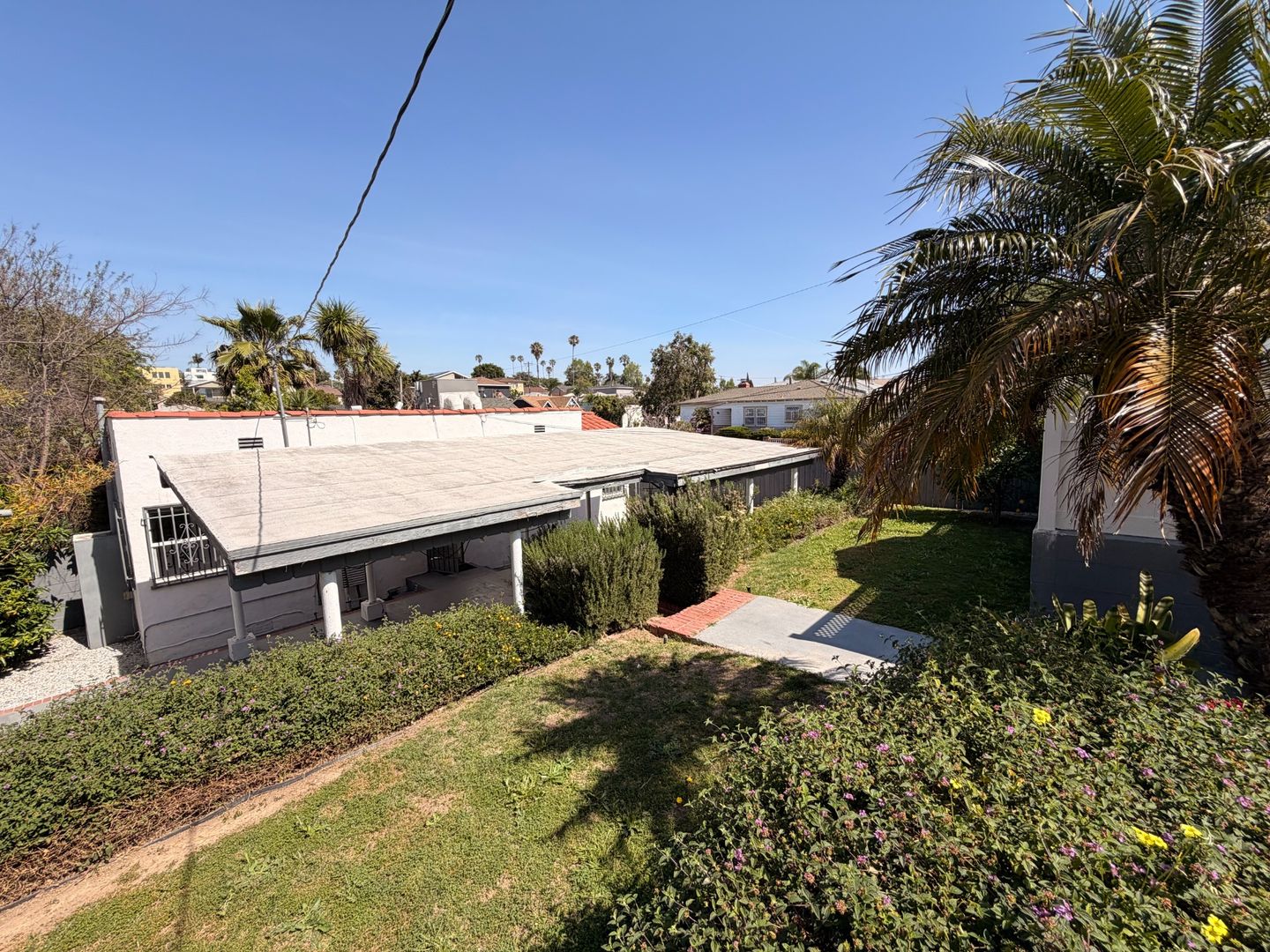 586 e Fairview Blvd  - Inglewood - California - 2 bed, 1 bath rental property