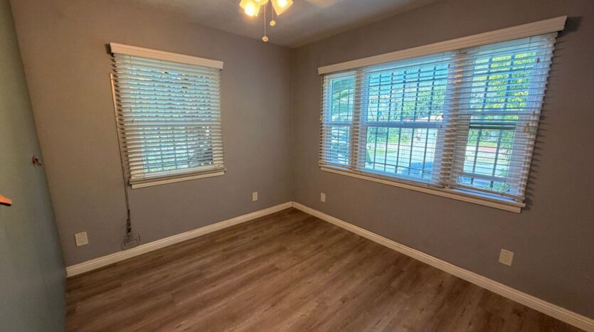 586 e Fairview Blvd  - Inglewood - California - 2 bed, 1 bath rental property