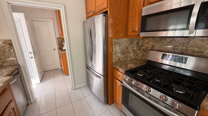 586 e Fairview Blvd  - Inglewood - California - 2 bed, 1 bath rental property