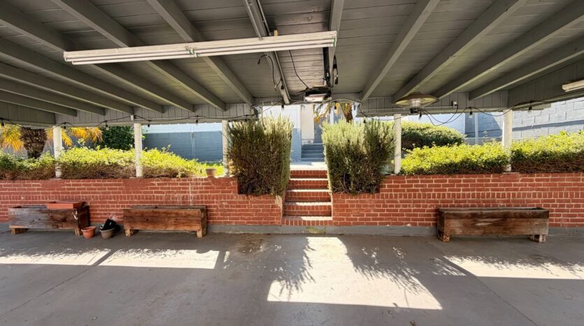 586 e Fairview Blvd  - Inglewood - California - 2 bed, 1 bath rental property