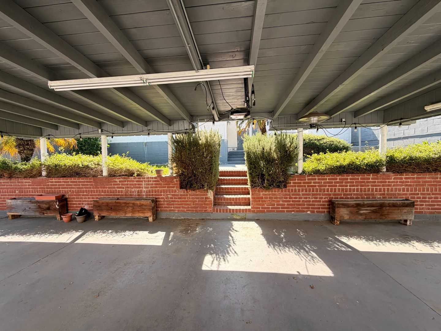 586 e Fairview Blvd  - Inglewood - California - 2 bed, 1 bath rental property