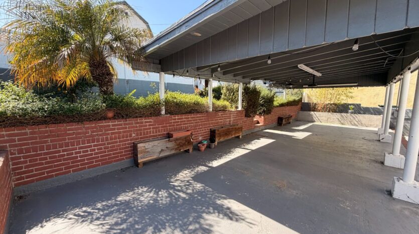 586 e Fairview Blvd  - Inglewood - California - 2 bed, 1 bath rental property