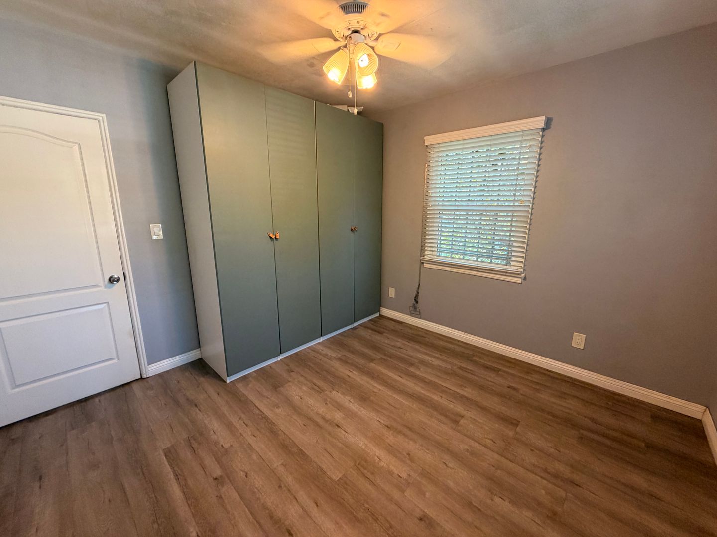 586 e Fairview Blvd  - Inglewood - California - 2 bed, 1 bath rental property