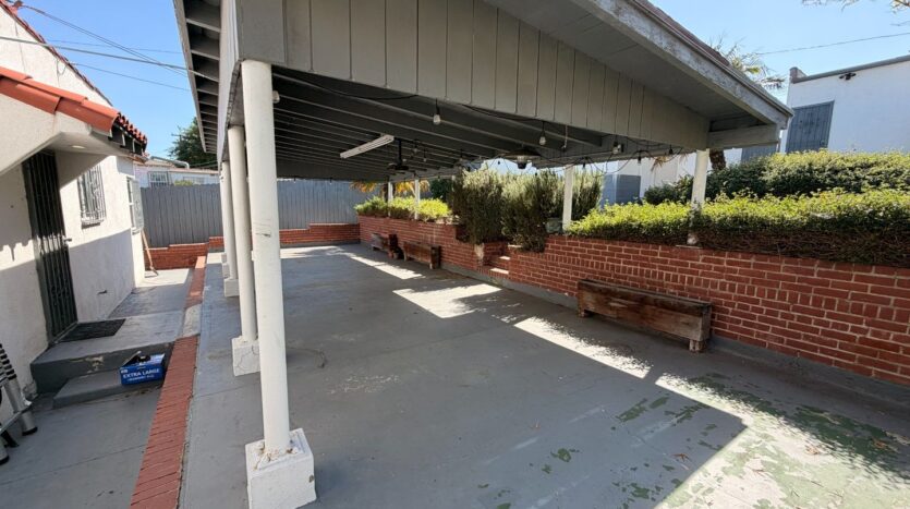 586 e Fairview Blvd  - Inglewood - California - 2 bed, 1 bath rental property