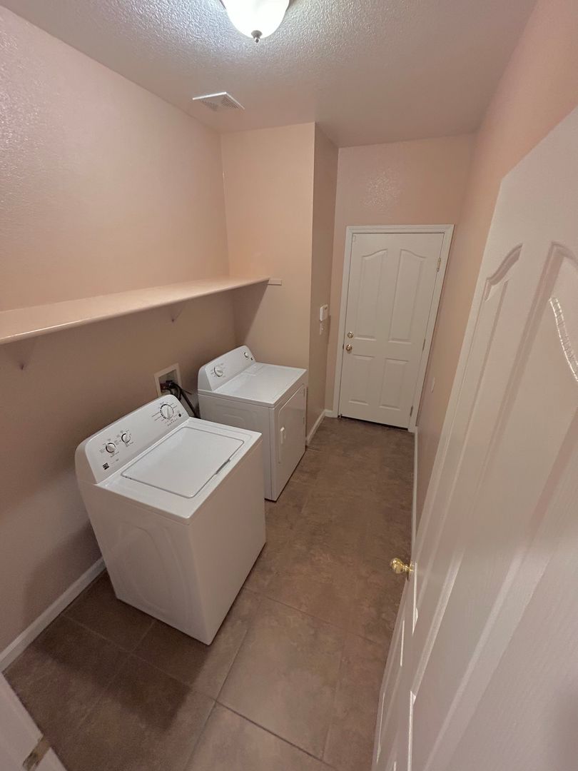 6001 Jefjen Way - Elk Grove - California - 5 bed, 3 bath rental property